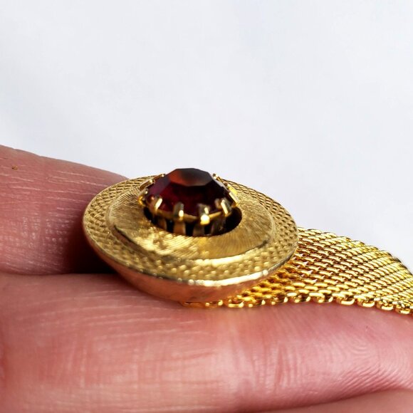 Vintage Gold Tone Mesh Wrap Around Red Faceted Rhinestone Cuff Links - Picture 10 of 12